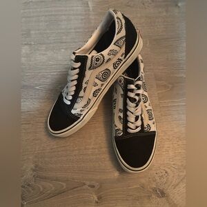 🖤RARE VAN’S PAISLEY PRINT UNISEX~WOMEN’S 9.5